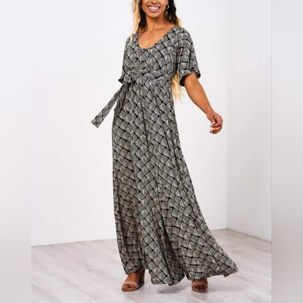 NWT Latched Mama Petite Momper